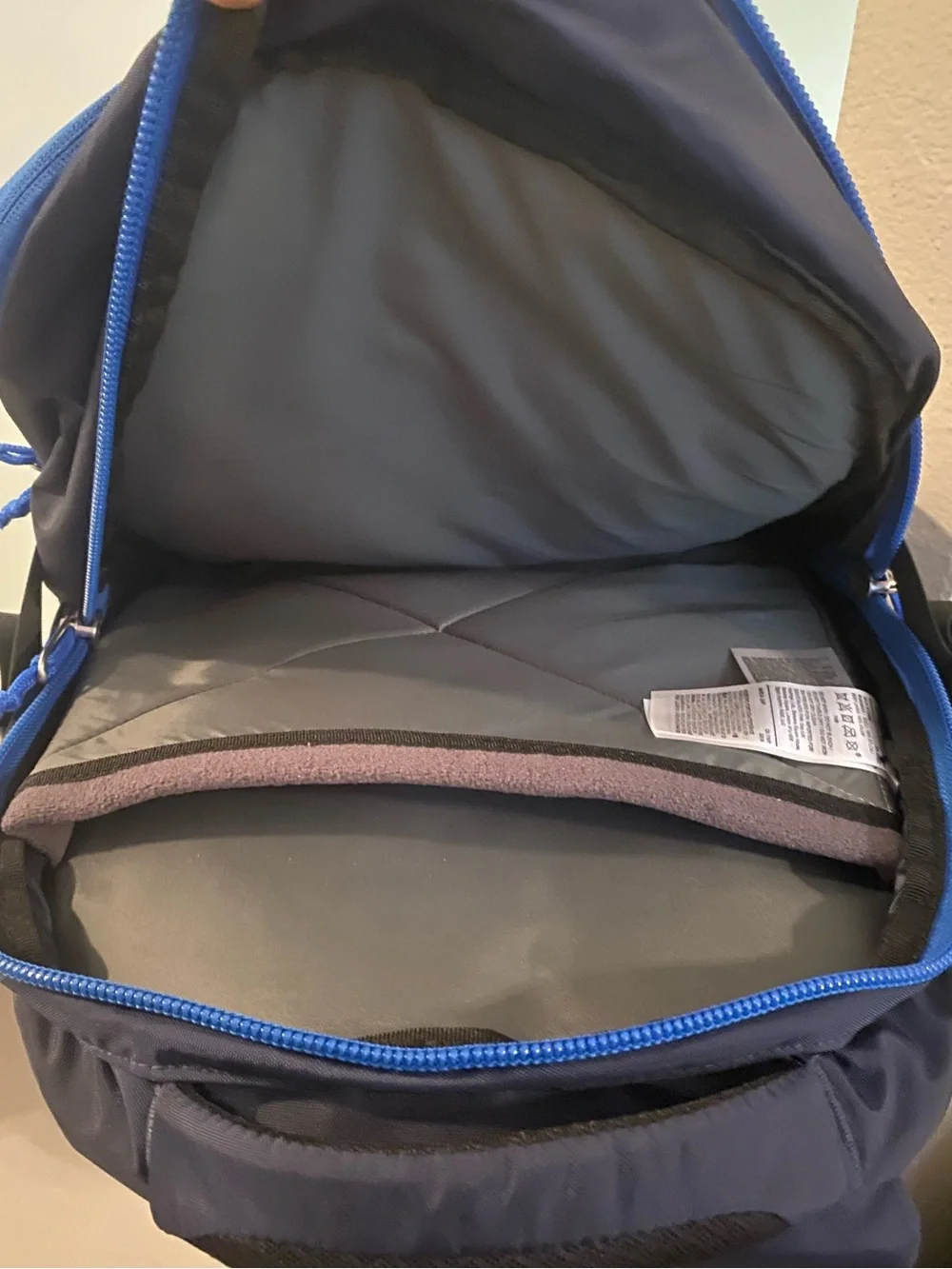 GAP durable navy